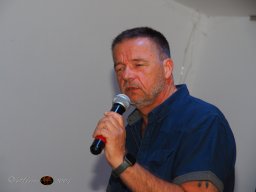 Künstler helfen Kinder - Mit Musik zur Menschlichkeit